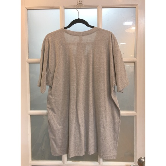 NWT • Unisex plans with dog graphic tee • V -Neck - Picture 3 of 6